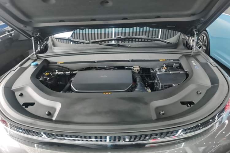 Used Li Auto L9 2023 Pro Model Engine Bay