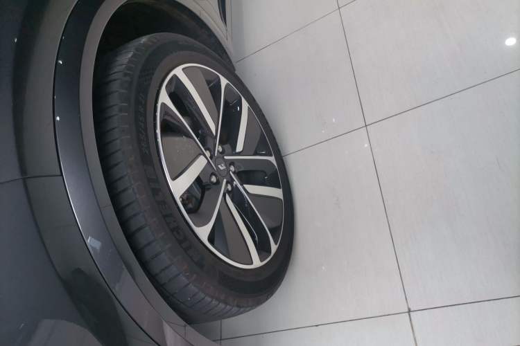 Used Li Auto L9 2023 Pro Model Exterior 4