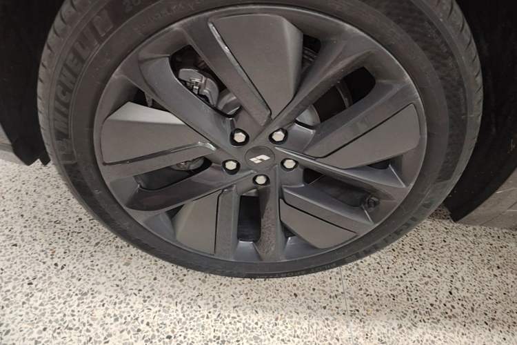 Used Li Auto L9 2023 Pro Model Left Front Wheel Hub