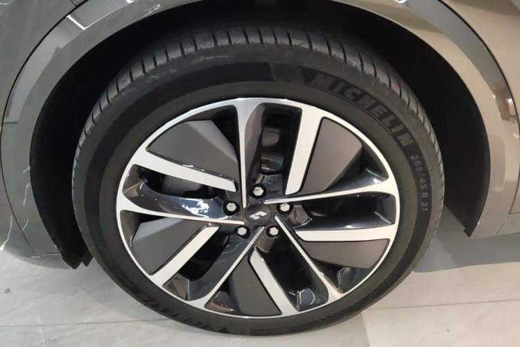 Used Li Auto L9 2023 Pro Model Left Front Wheel Hub