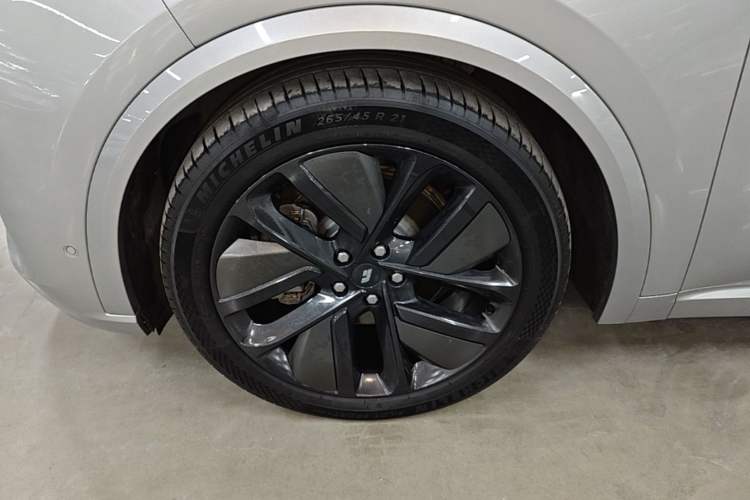 Used Li Auto L9 2023 Pro Model Left Front Wheel Hub