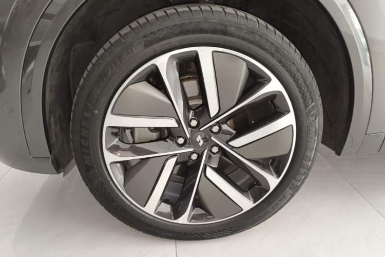Used Li Auto L9 2023 Pro Model Left Front Wheel Hub