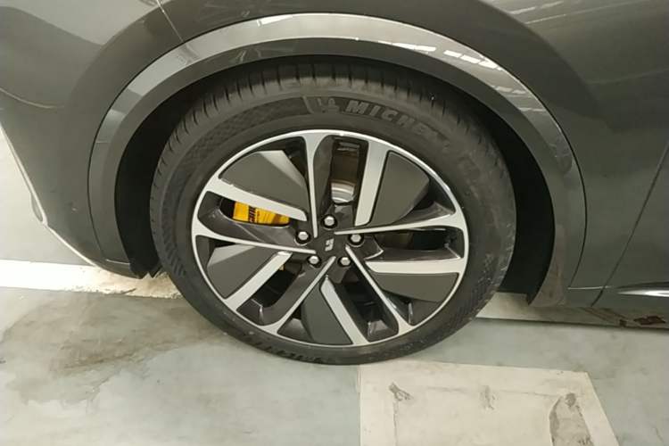 Used Li Auto L9 2023 Pro Model Left Front Wheel Hub