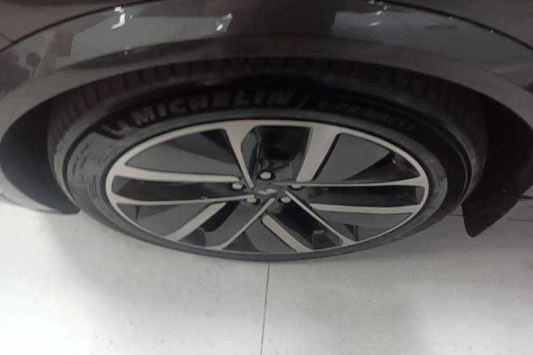 Used Li Auto L9 2023 Pro Model Left Front Wheel Hub