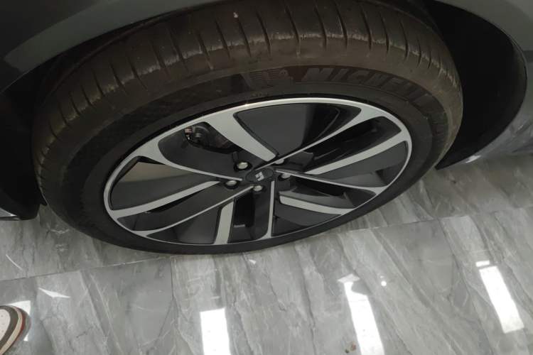 Used Li Auto L9 2023 Pro Model Left Front Wheel Hub