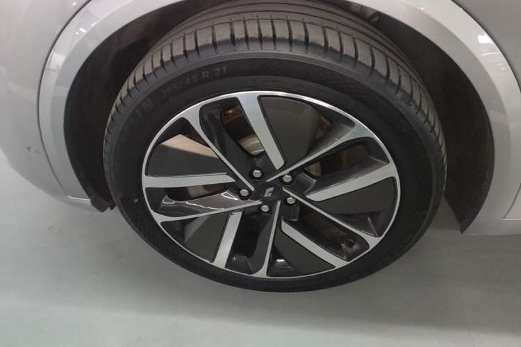 Used Li Auto L9 2023 Pro Model Left Front Wheel Hub