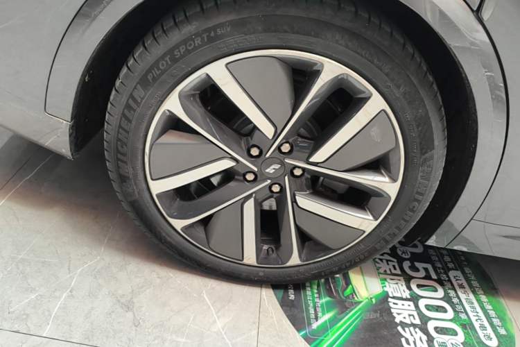 Used Li Auto L9 2023 Pro Model Right Rear Wheel Hub