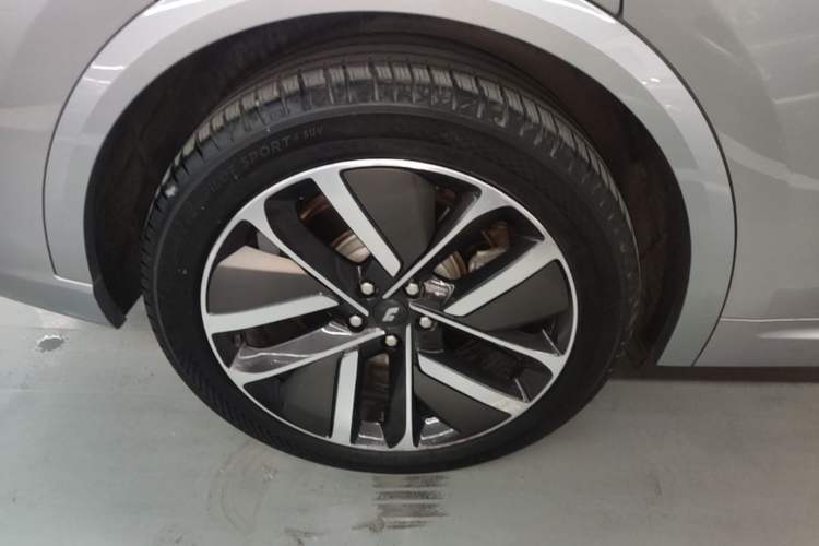 Used Li Auto L9 2023 Pro Model Right Rear Wheel Hub
