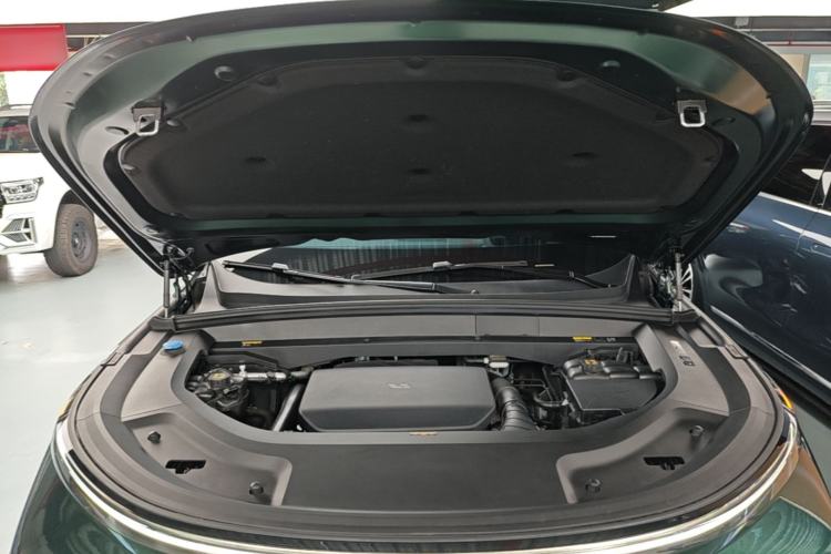 Used Li Auto L9 2023 Pro Model Engine Bay