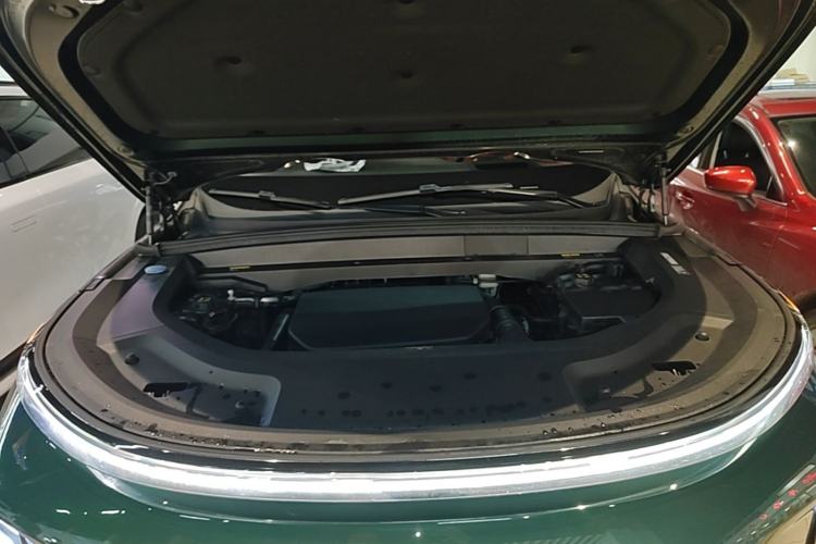 Used Li Auto L9 2023 Pro Model Engine Bay
