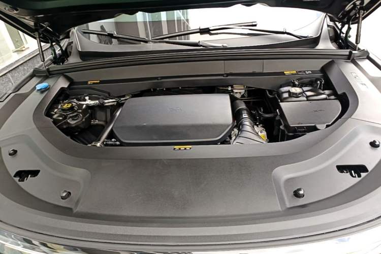 Used Li Auto L9 2023 Pro Model Engine Bay
