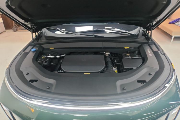Used Li Auto L9 2023 Pro Model Engine Bay