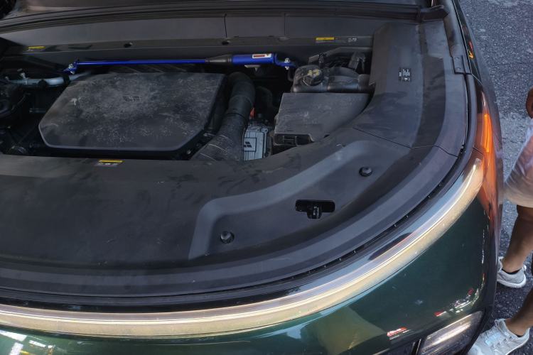 Used Li Auto L9 2023 Pro Model Engine Bay Left