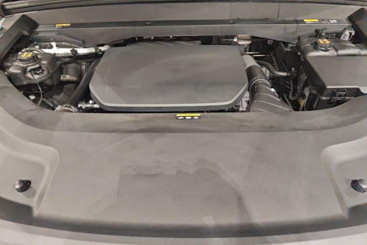Used Li Auto L9 2023 Pro Model Engine Bay