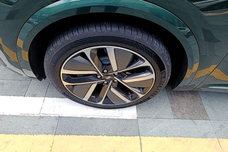 Used Li Auto L9 2023 Pro Model Exterior 4
