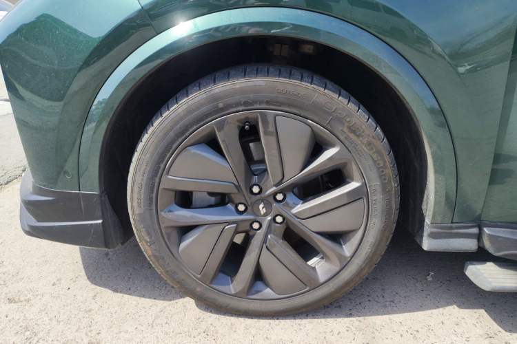 Used Li Auto L9 2023 Pro Model Exterior 4