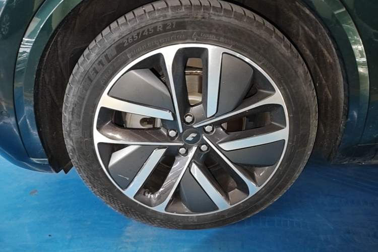 Used Li Auto L9 2023 Pro Model Exterior 4
