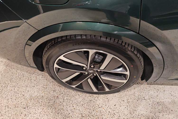 Used Li Auto L9 2023 Pro Model Exterior 5
