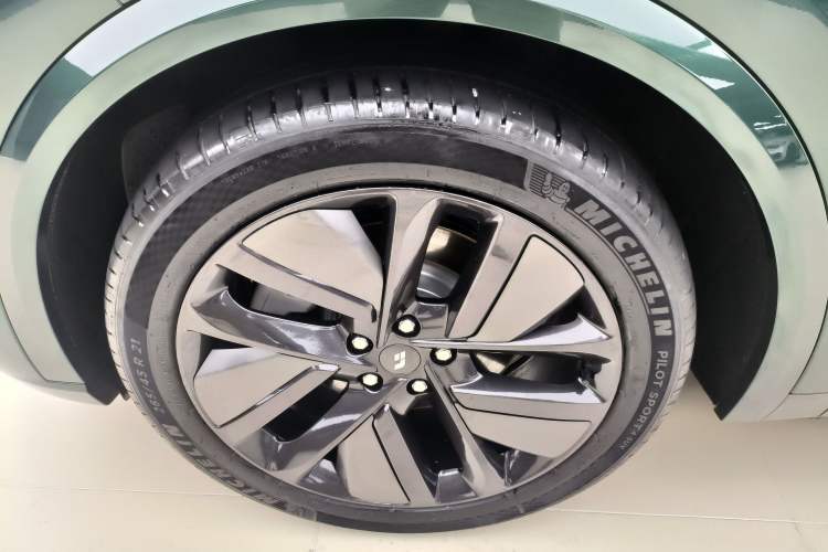 Used Li Auto L9 2023 Pro Model Exterior 7