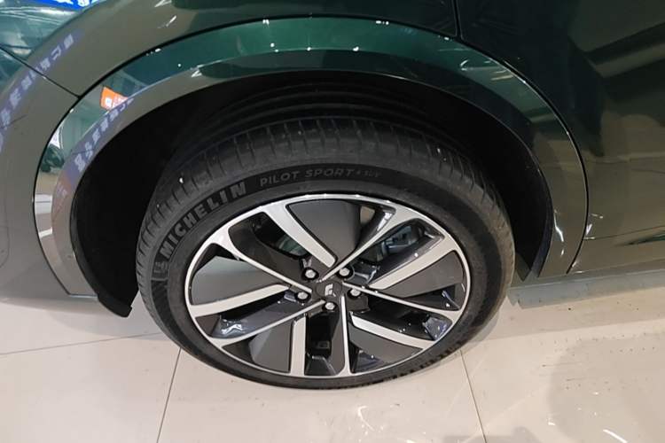 Used Li Auto L9 2023 Pro Model Right Rear Wheel Hub