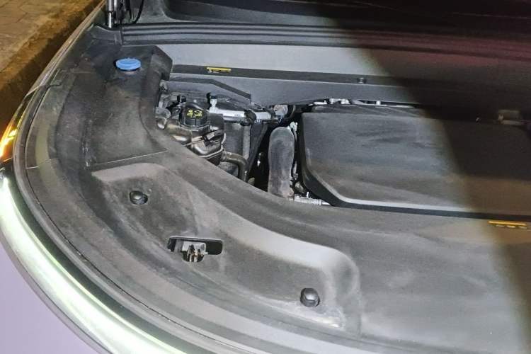Used Li Auto L9 2023 Pro Model Engine Bay Right