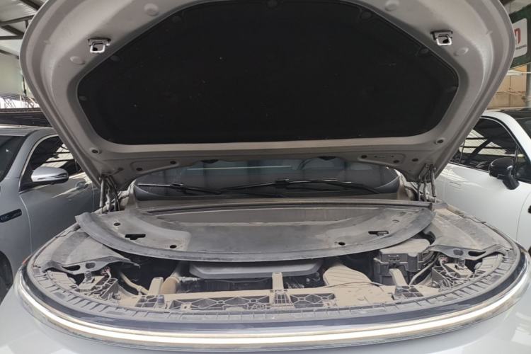 Used Li Auto L9 2023 Pro Model Engine Bay