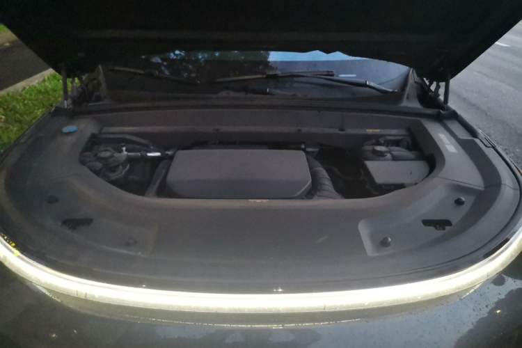 Used Li Auto L9 2023 Pro Model Engine Bay