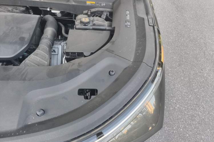 Used Li Auto L9 2023 Pro Model Engine Bay Left
