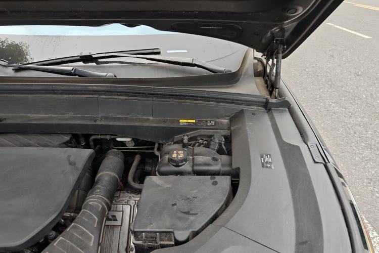 Used Li Auto L9 2023 Pro Model Engine Bay Left