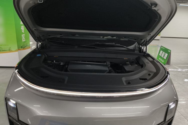 Used Li Auto L9 2023 Pro Model Engine Bay