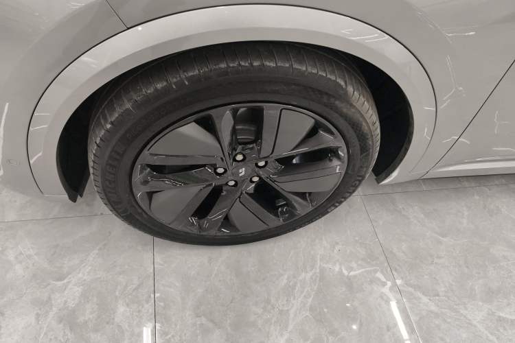 Used Li Auto L9 2023 Pro Model Left Front Wheel Hub