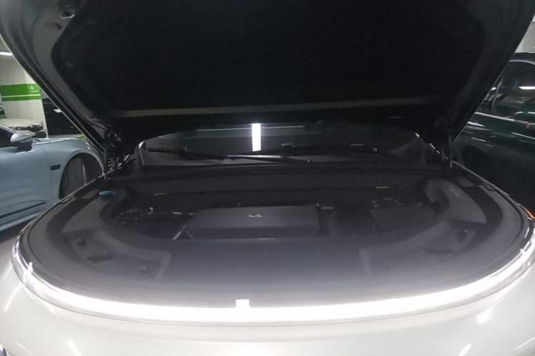 Used Li Auto L9 2023 Pro Model Engine Bay