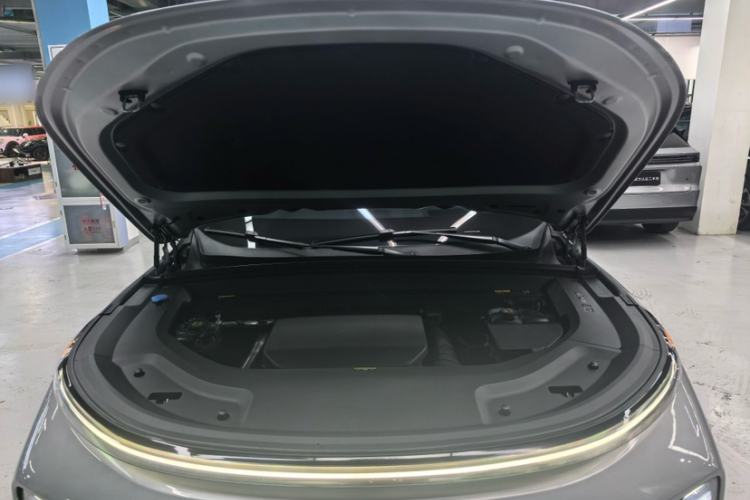 Used Li Auto L9 2023 Pro Model Exterior 4