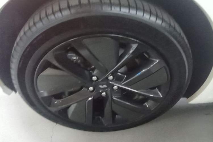 Used Li Auto L9 2023 Pro Model Left Front Wheel Hub