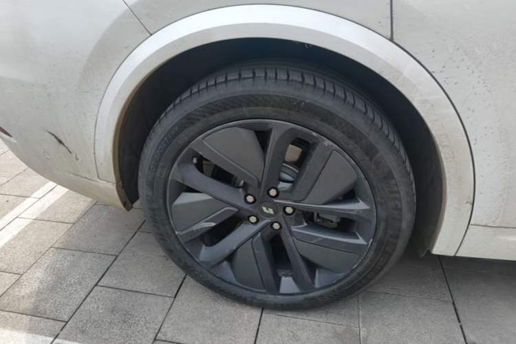 Used Li Auto L9 2023 Pro Model Right Rear Wheel Hub