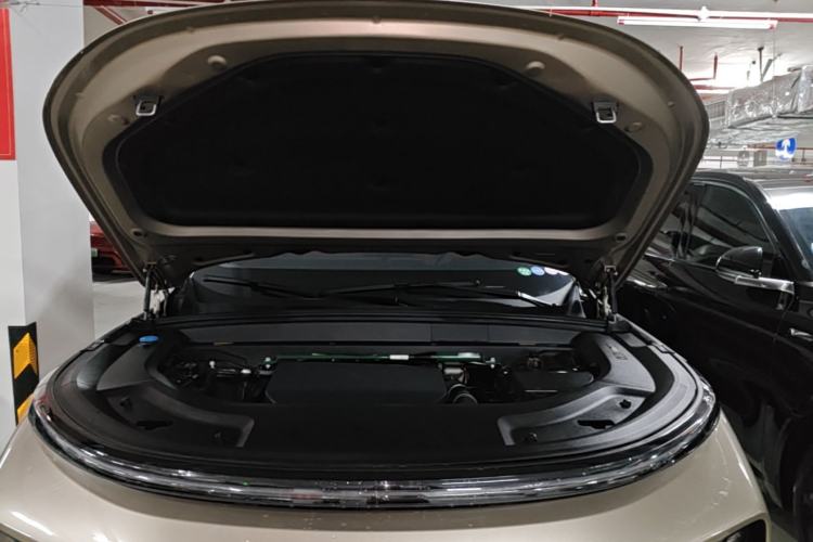 Used Li Auto L9 2023 Pro Model Engine Bay