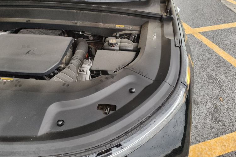 Used Li Auto L9 2023 Pro Model Engine Bay Left