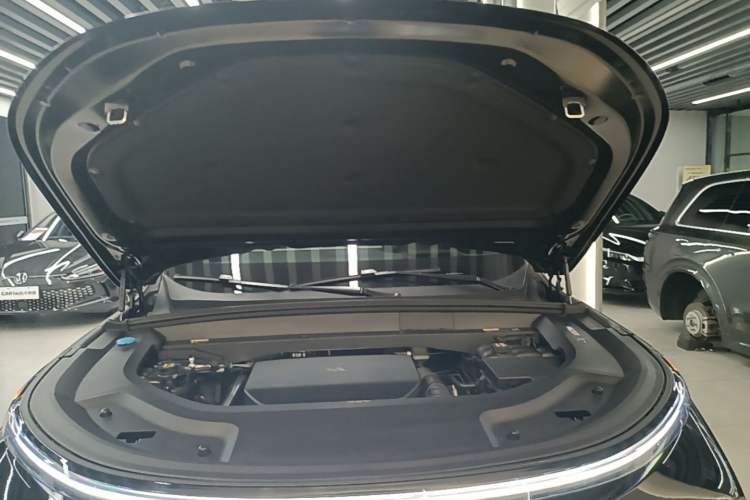 Used Li Auto L9 2024 Ultra Model Engine Bay