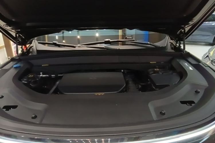Used Li Auto L9 2024 Pro Model Engine Bay