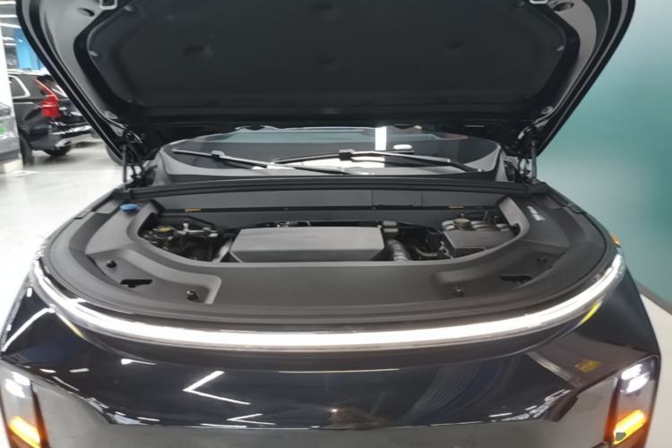 Used Li Auto L9 2024 Ultra Model Engine Bay