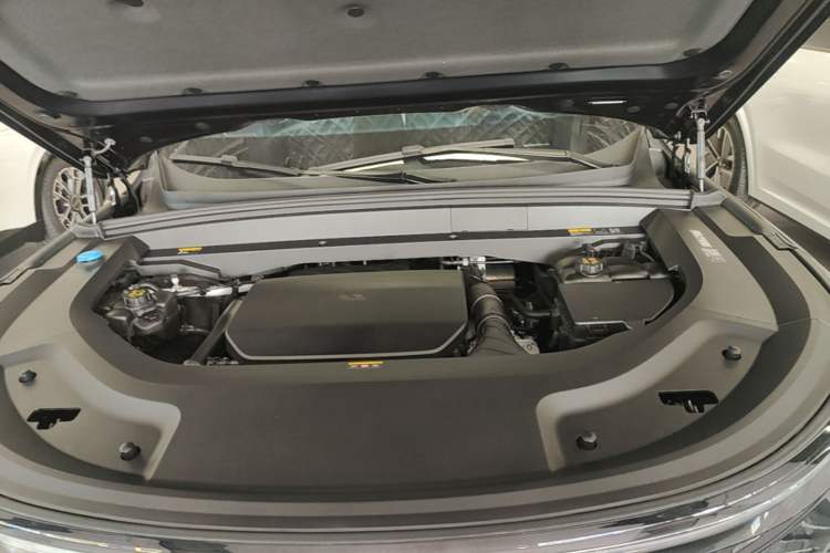 Used Li Auto L9 2024 Pro Model Engine Bay