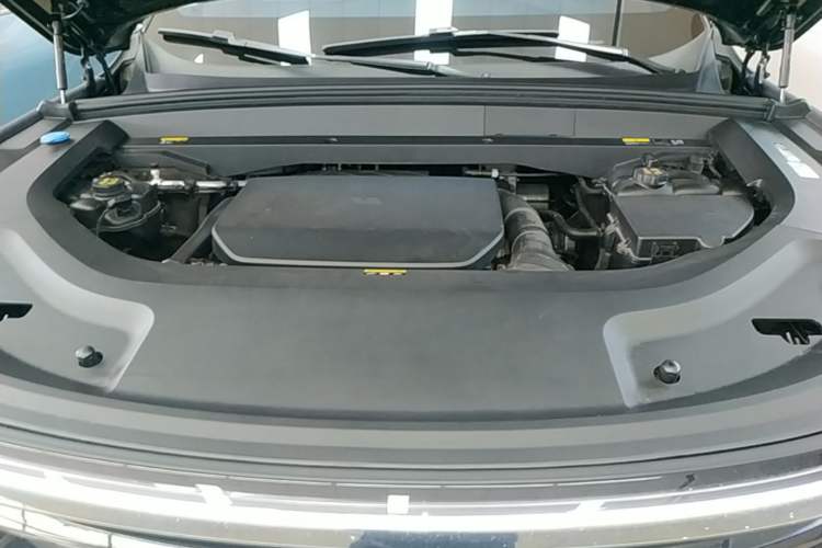 Used Li Auto L9 2024 Pro Model Engine Bay