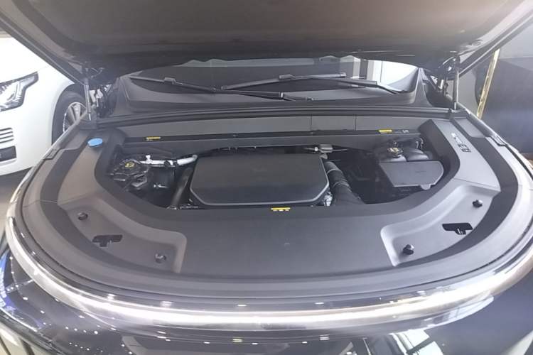 Used Li Auto L9 2024 Ultra Model Engine Bay