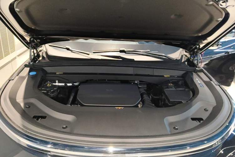 Used Li Auto L9 2024 Pro Model Engine Bay