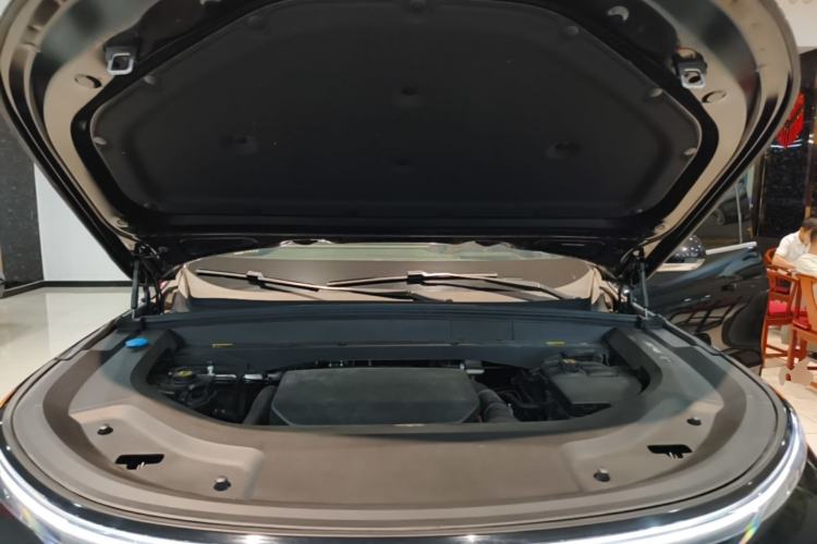 Used Li Auto L9 2024 Ultra Model Engine Bay