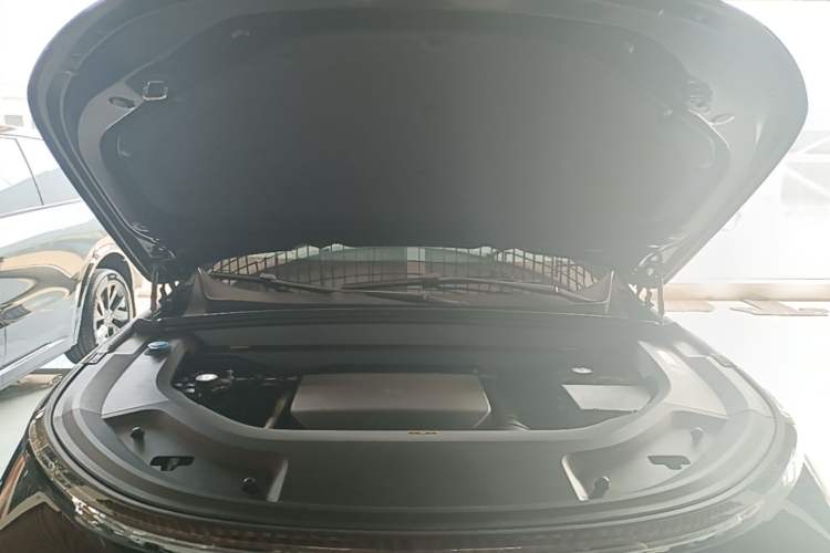 Used Li Auto L9 2024 Ultra Model Engine Bay