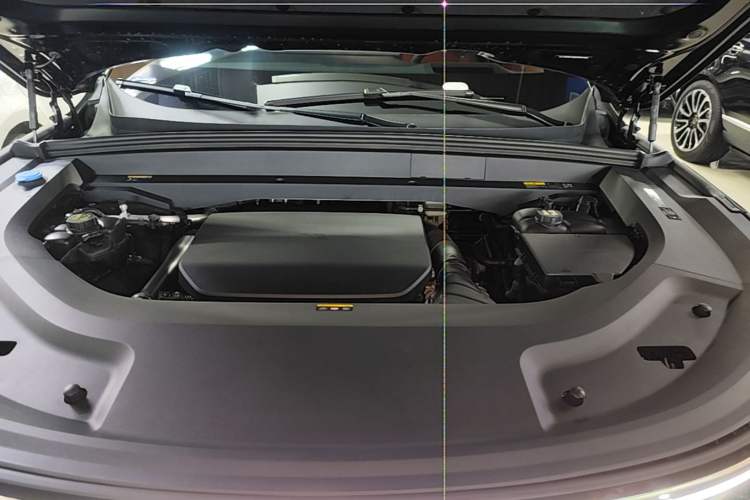 Used Li Auto L9 2024 Ultra Model Engine Bay