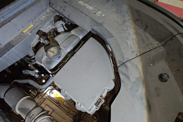Used Li Auto L9 2024 Pro Model Engine Bay Left
