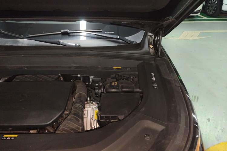 Used Li Auto L9 2024 Pro Model Engine Bay Left