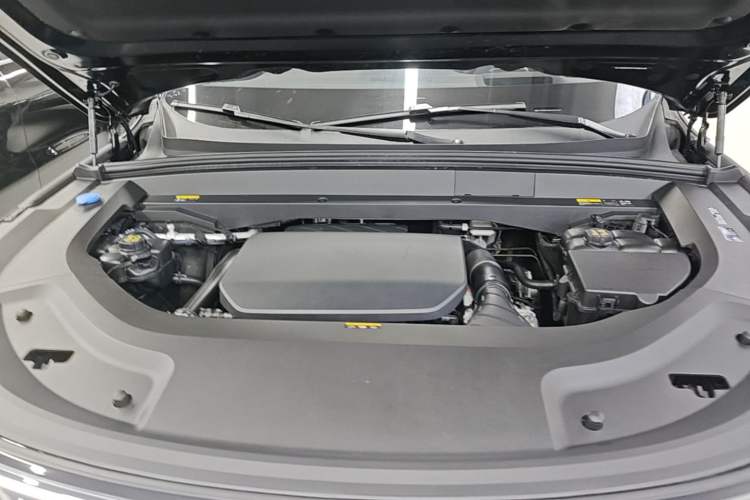 Used Li Auto L9 2024 Ultra Model Engine Bay